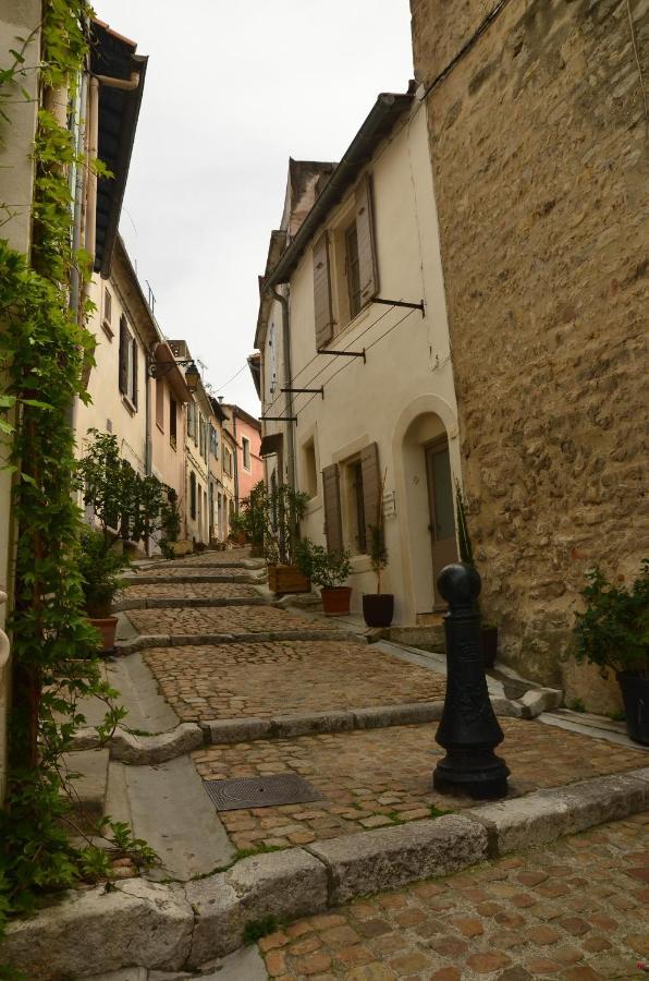 Ferienwohnung Aux Pieds Des Arenes Arles Exterior foto